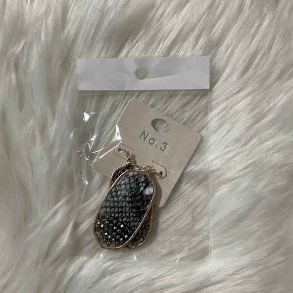 Oval Snakeskin Earrings NWT - Picture 2 of 16